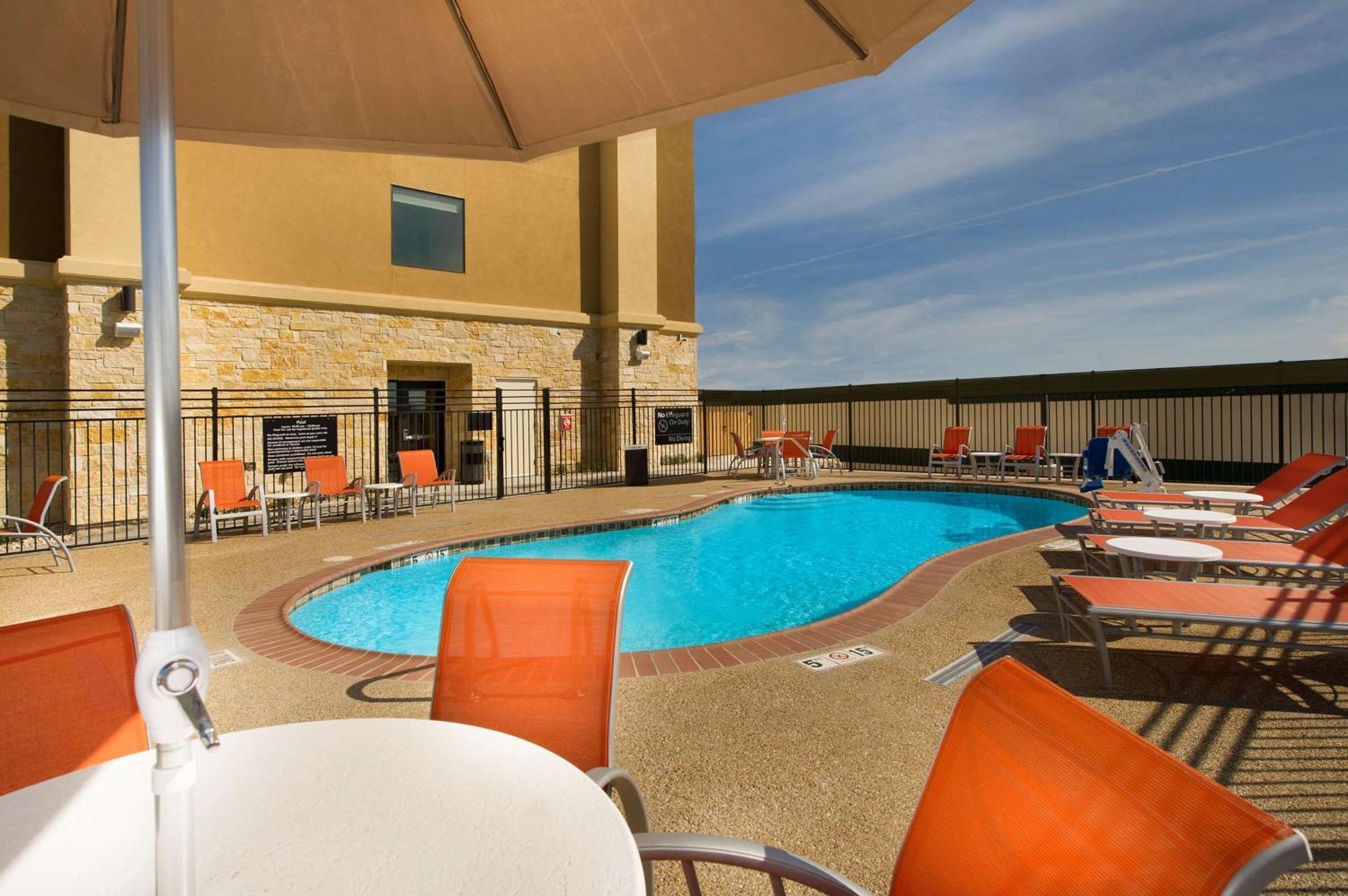 Hampton Inn Темпъл Екстериор снимка